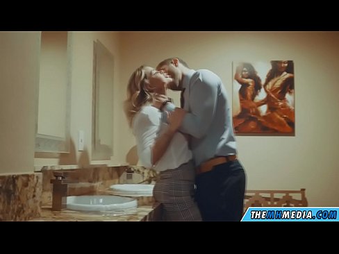 ❤️ Když vás na veřejných záchodcích svádí prsatá blondýna. ️❌ Šukání video u porna cs.vanalize.ru ❌️